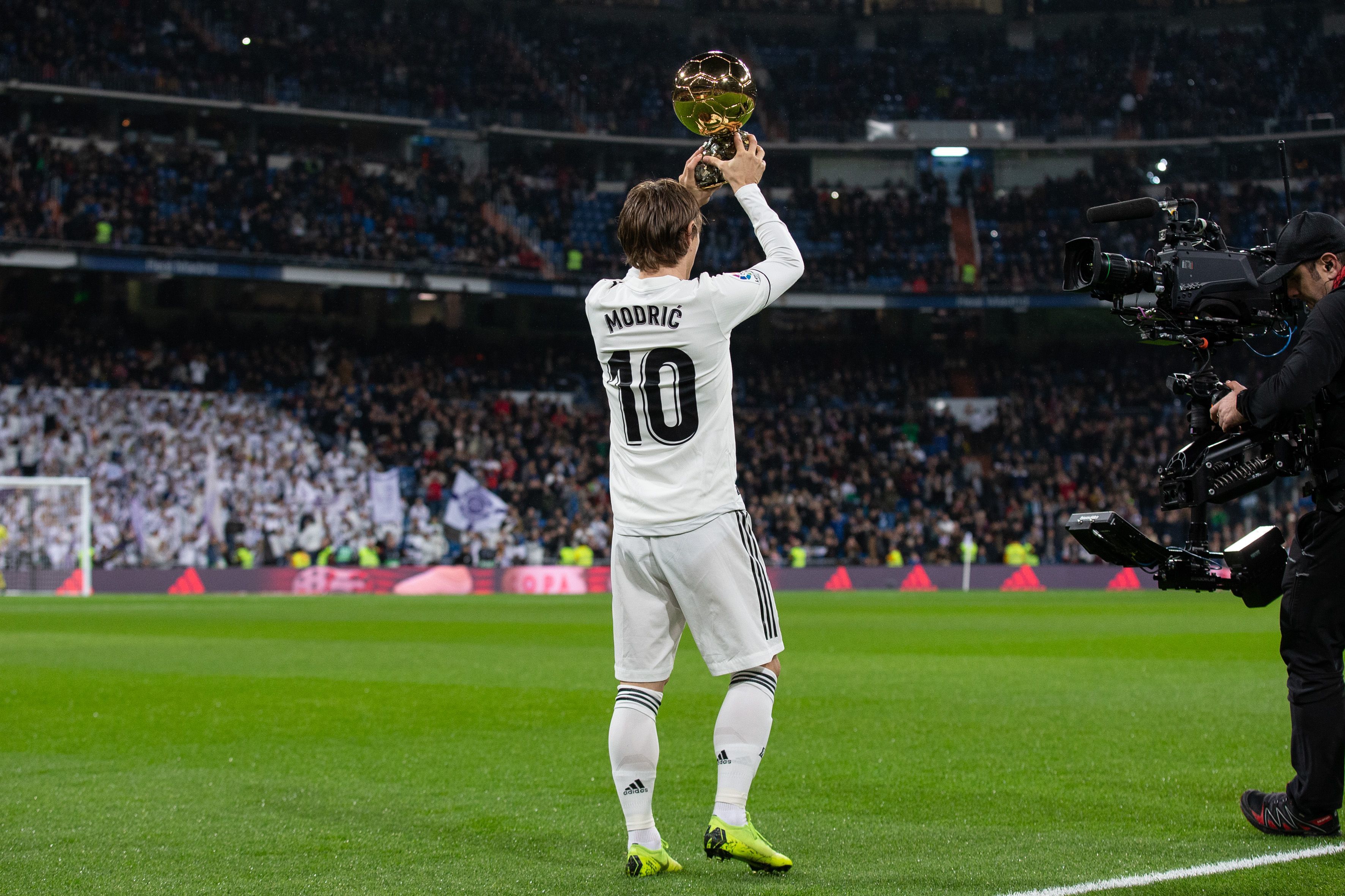 世体：萨比策的伤情不乐观，可能无缘参加和巴萨