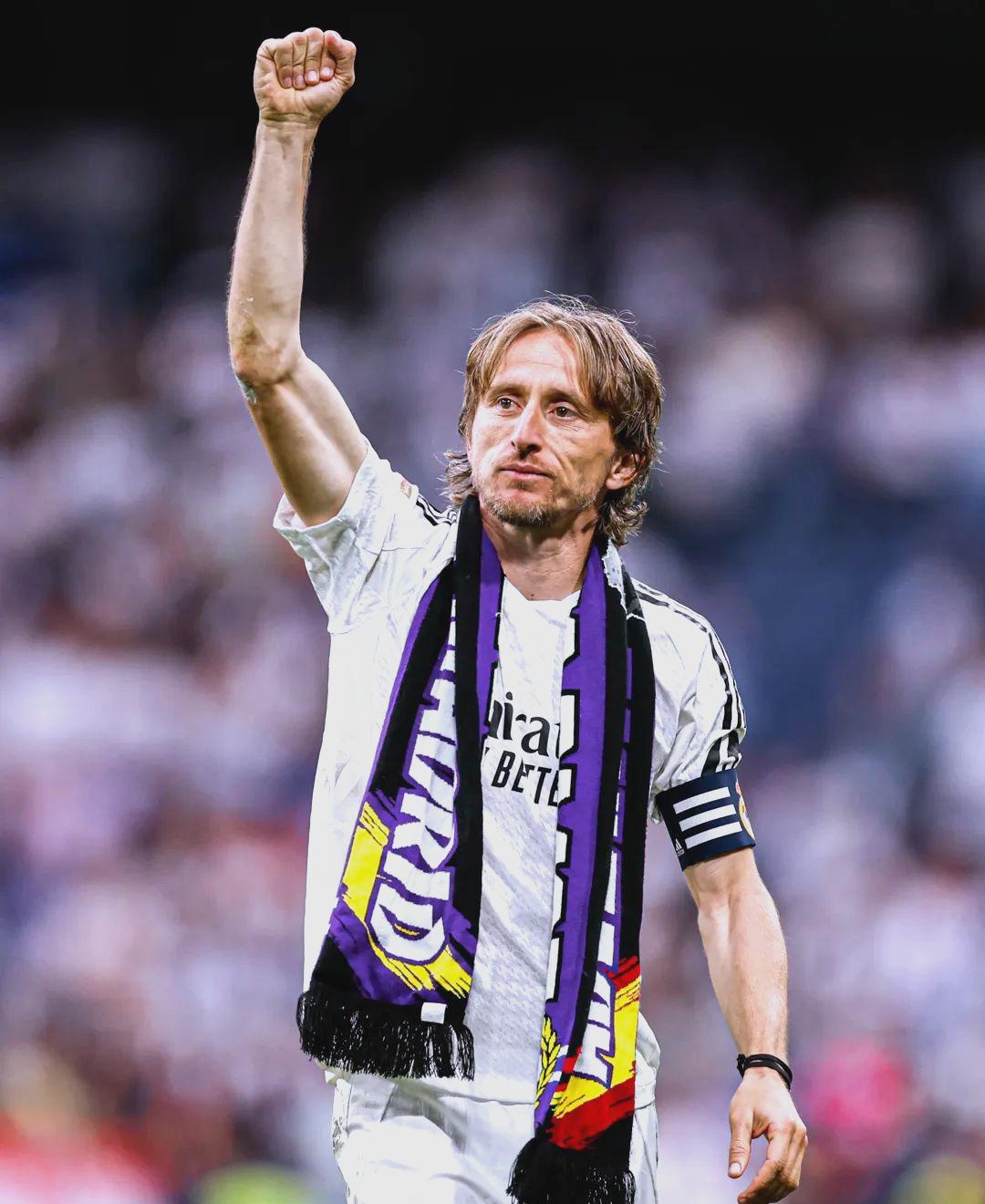 亚历山大：我们对自己要求很高&有奖金拿起床就很精神