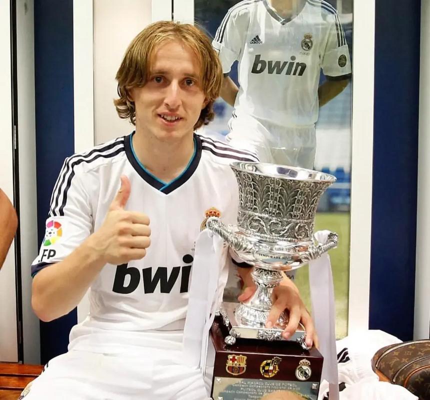 辽宁男篮在俱乐部杯第二战中以44-36击败合肥狂风，首节领先，次节反超，半场结束领先18分。